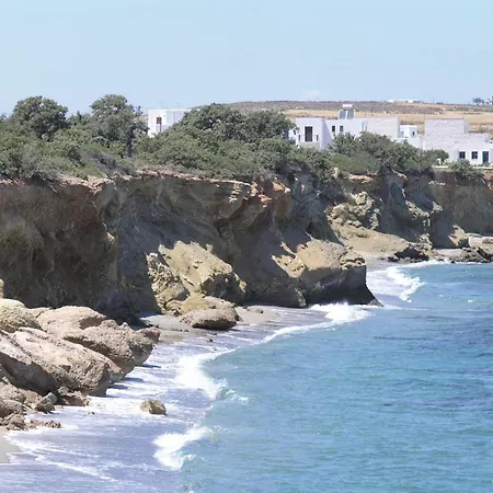 Cozy In Ampela, Paros With Wifi